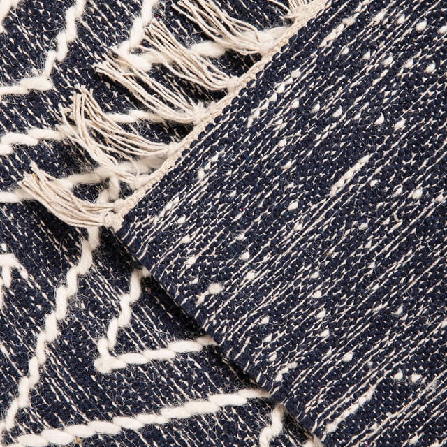 C572065-010805-1