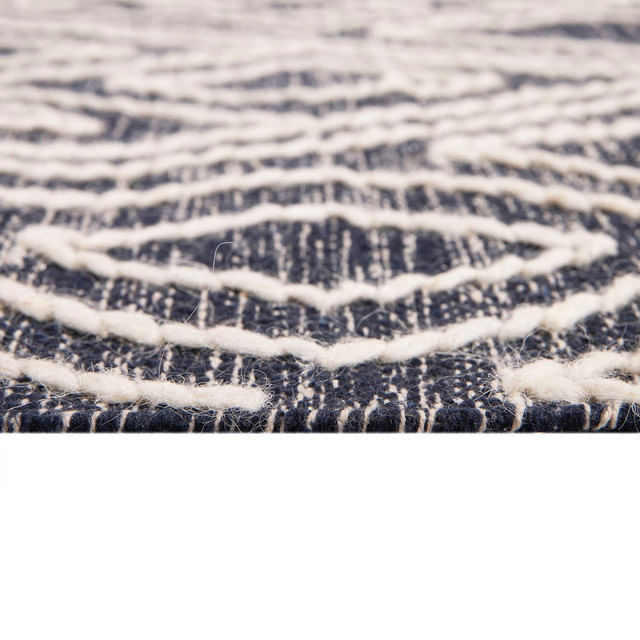 C572065-010805-2