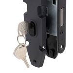 034001063_202304012348463