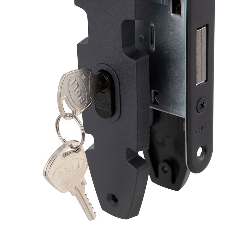 034001063_202304012348463