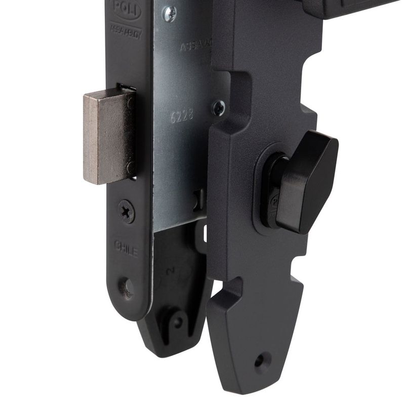 034001063_202304012348504