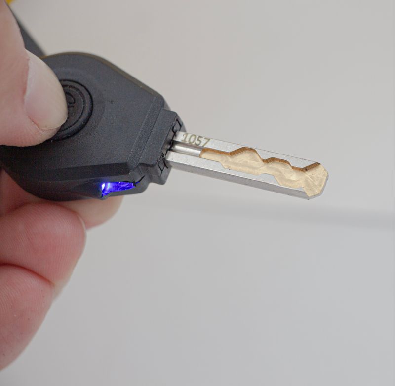 Traba Rueda Para Vehiculo W5500 Azul/Negro Odis-1774558164914