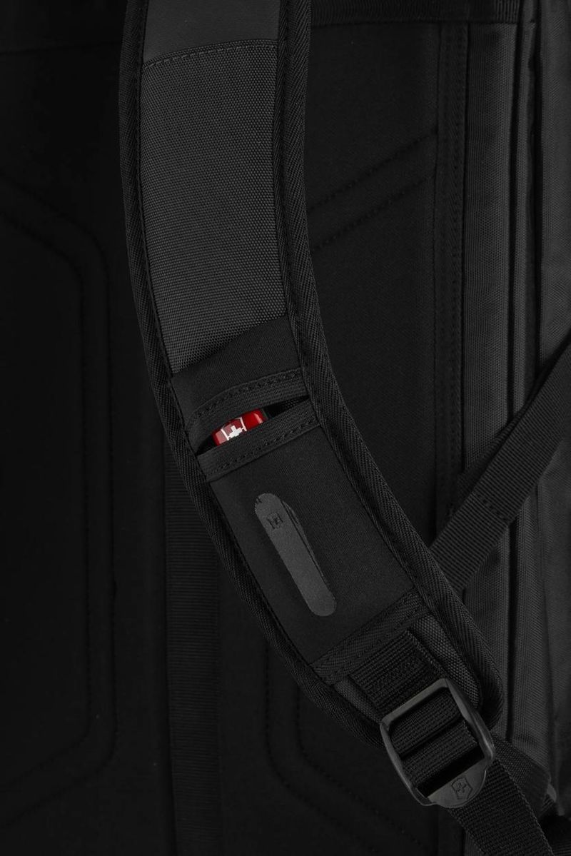 Mochila Almont 11 Litros Negra Flapover Laptop Backpack Victorinox-1782219647016